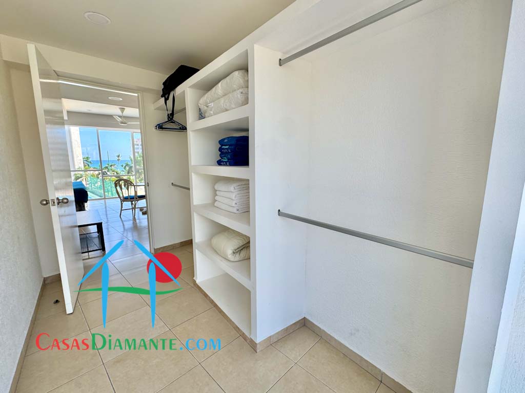 Acqualina Skylife Norte 302 - Recámara principal 9